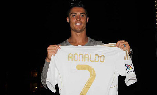 记者：埃切韦里想去罗马，后者要求在租借协议中加入买断权（记者：埃切韦里倾向加盟罗马，罗马要求租借合同附带买断选项）