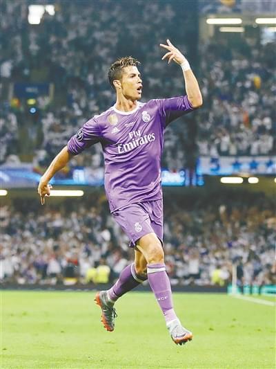 德甲战报：布兰特破门，施洛特贝克建功，多特2-0霍芬海姆（德甲快讯：布兰特进球、施洛特贝克得分，多特蒙德2-0击退霍芬海姆）