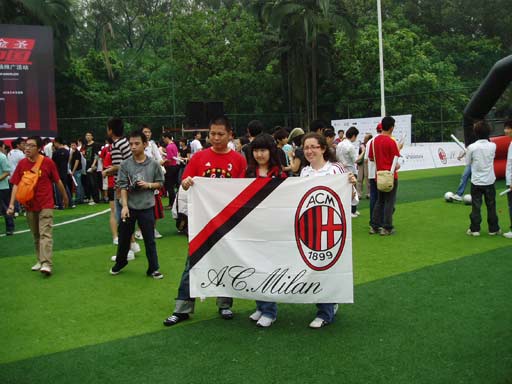 克雷莫内塞2-0莱切，博纳佐利建功，萨纳夫里亚锁定胜局（克雷莫内塞2-0击败莱切：博纳佐利先拔头筹，萨纳夫里亚终结比赛）