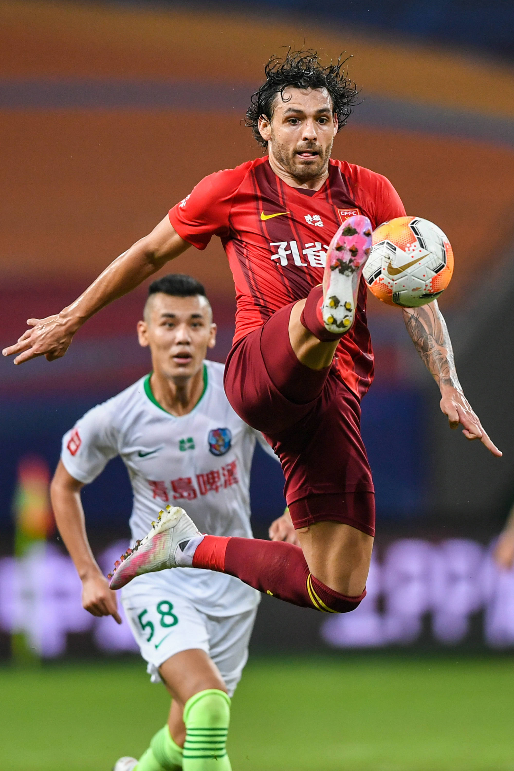 福布斯穿7号替补登场，是马丁内斯执教后第14位完成首秀球员（福布斯身穿7号替补出场，成为马丁内斯执教后第14位完成首秀的球员）