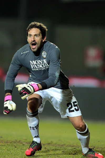 拜仁莱万多夫斯基连续两场进球（莱万多夫斯基为拜仁连场破门）