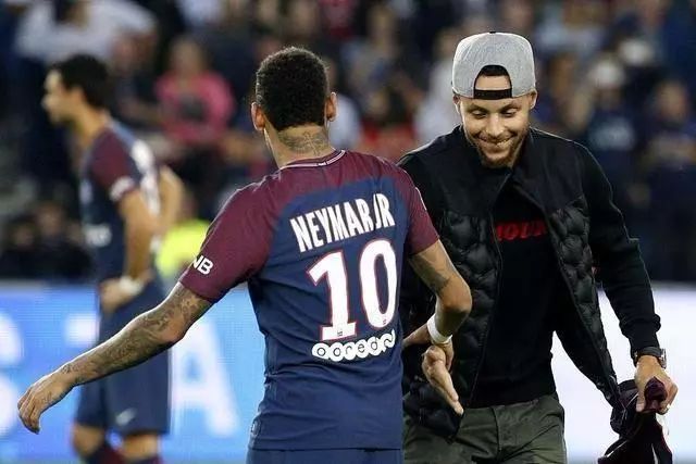 埃迪·豪：我们今天防守做得不好，换乔林顿因为他腹股沟有伤（埃迪·豪称今日防守不达标，乔林顿因腹股沟伤势被换下）